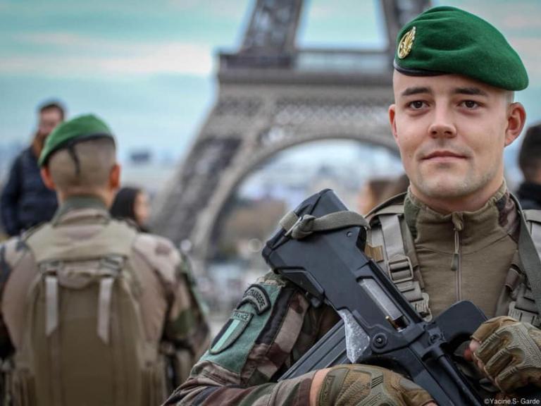 Armée de terre réserviste :. Pin's vigipirate sentinelle RESERVE France ..: 