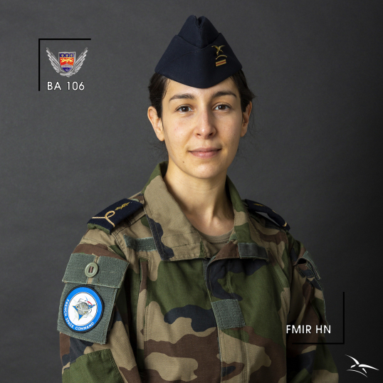 Portrait de l’aspirant Cécilia, réserviste de l’armée de l’Air et de l’Espace au sein du Commandement de l’espace